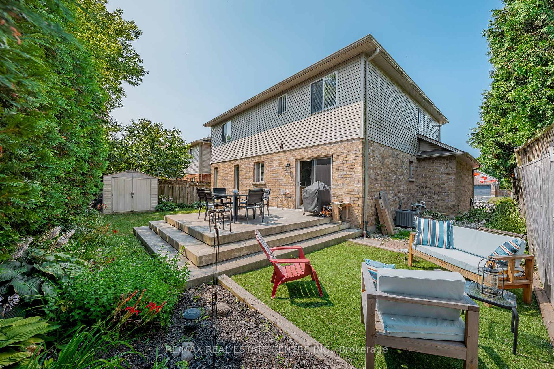Photo 28 of 4 Irongate Drive, Brant, Paris — HOMEH