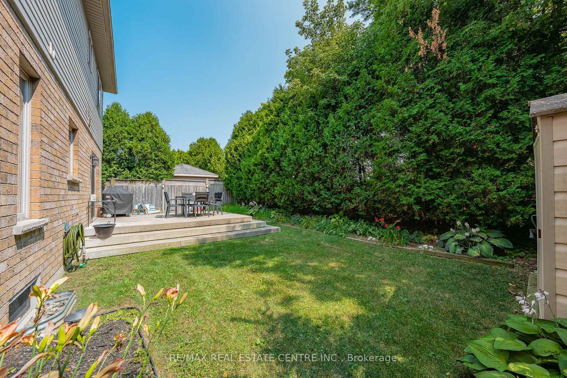 Photo 26 of 4 Irongate Drive, Brant, Paris — HOMEH