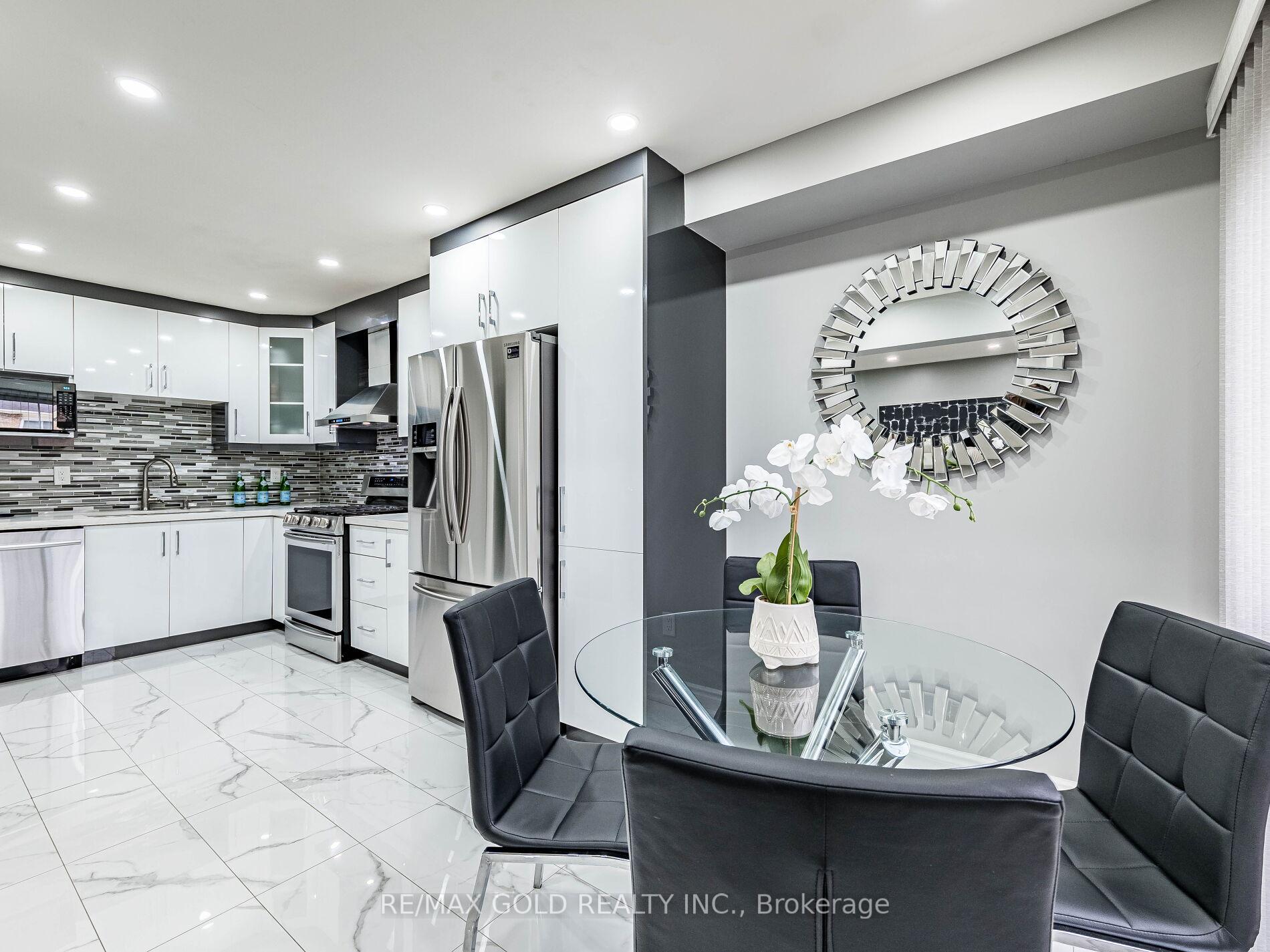 Photo 11 of 39 Tessler Crescent, Brampton, Brampton West — HOMEH