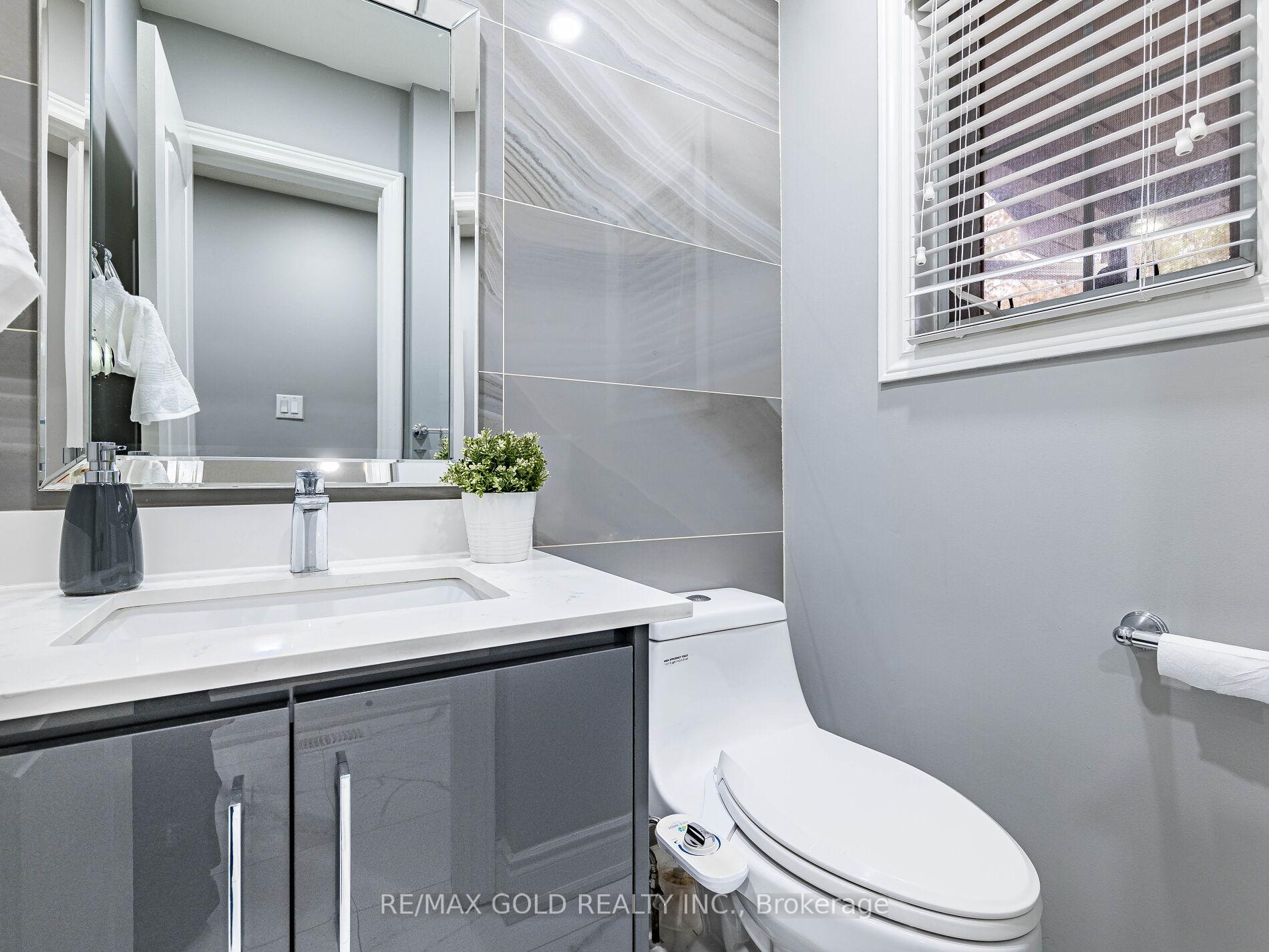 Photo 18 of 39 Tessler Crescent, Brampton, Brampton West — HOMEH