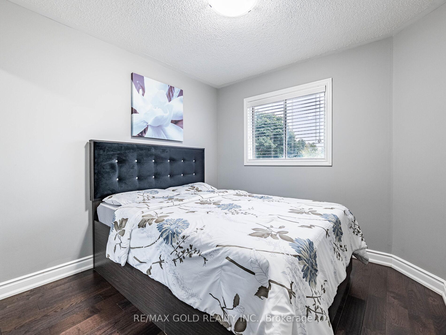 Photo 22 of 39 Tessler Crescent, Brampton, Brampton West — HOMEH