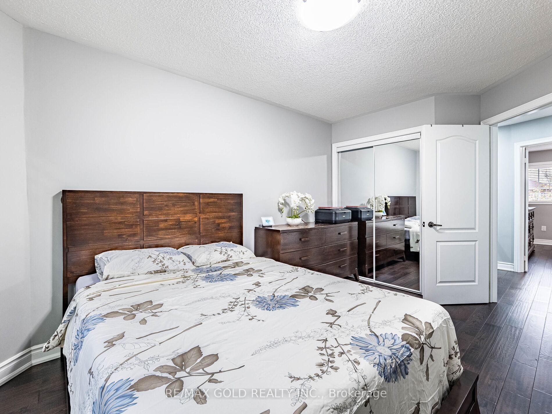 Photo 23 of 39 Tessler Crescent, Brampton, Brampton West — HOMEH