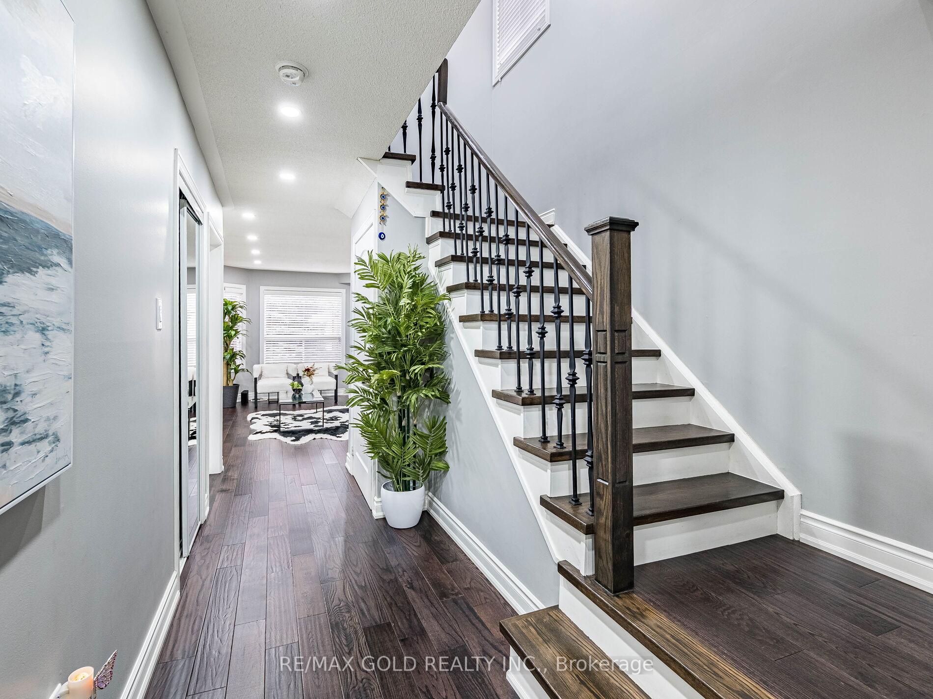 Photo 27 of 39 Tessler Crescent, Brampton, Brampton West — HOMEH