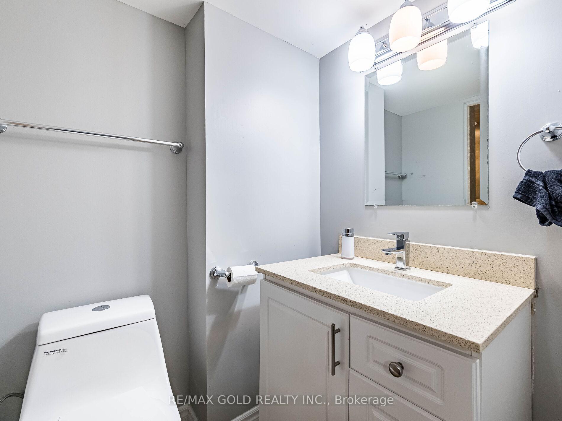 Photo 30 of 39 Tessler Crescent, Brampton, Brampton West — HOMEH