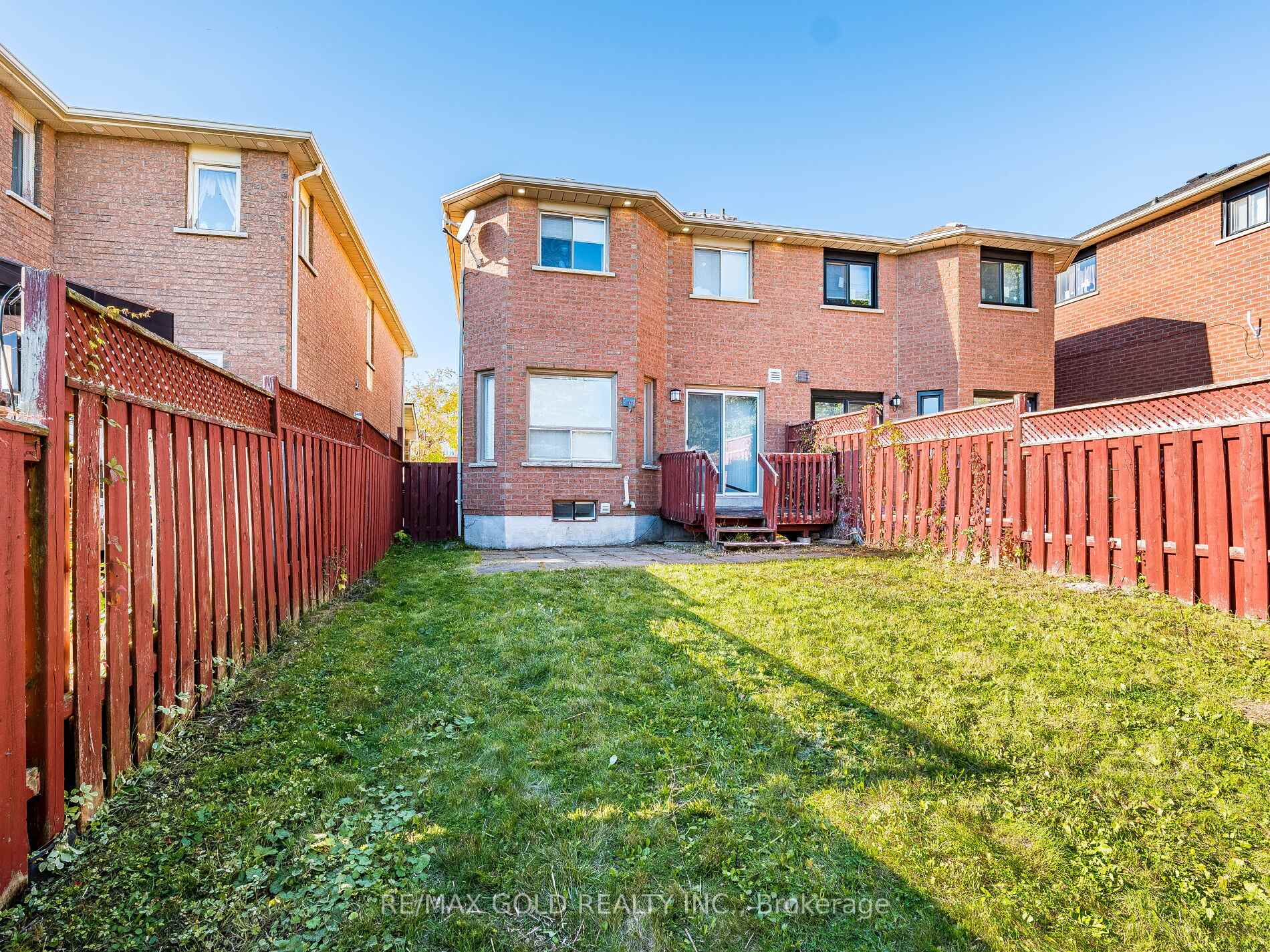 Photo 31 of 39 Tessler Crescent, Brampton, Brampton West — HOMEH