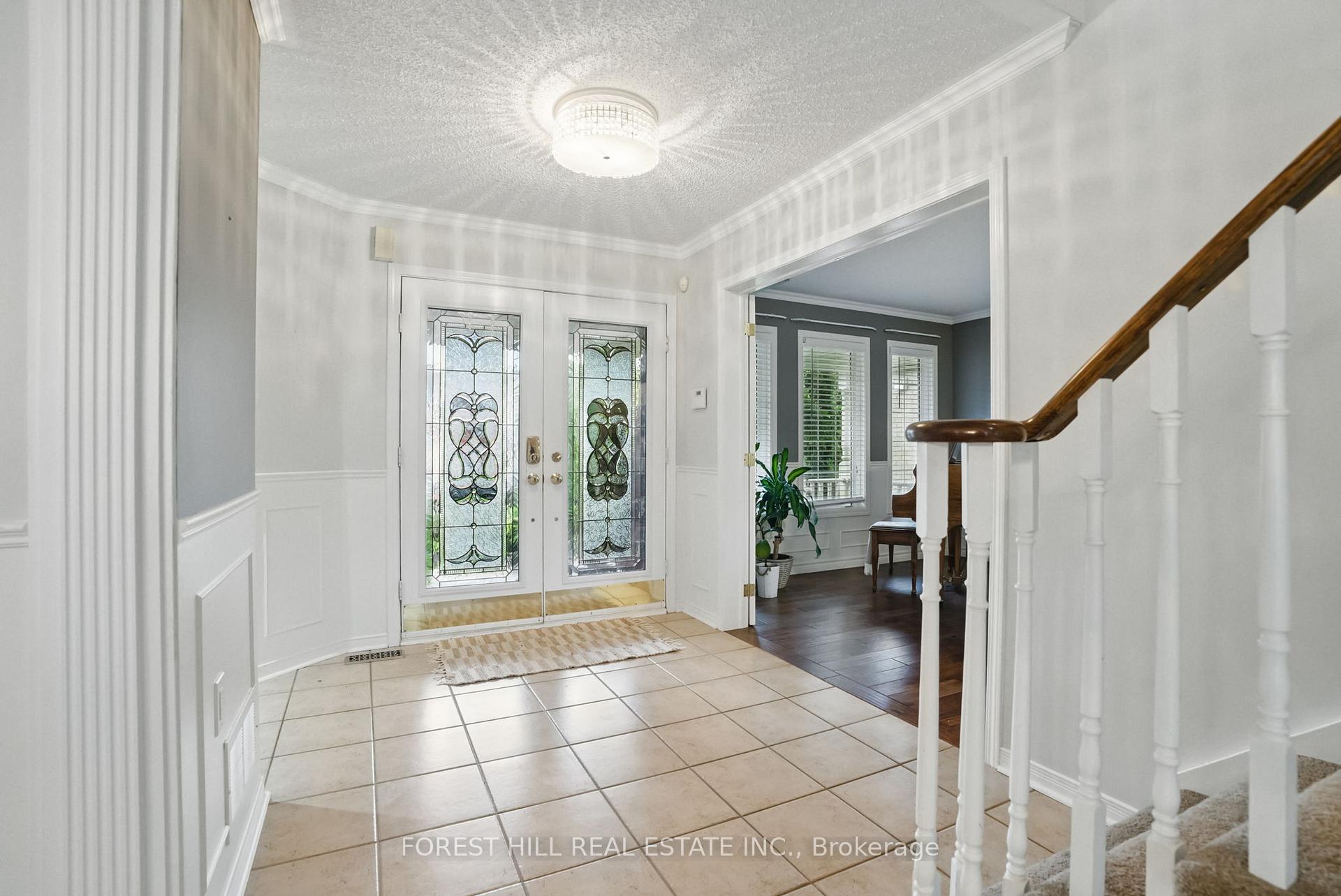 Photo 3 of 14 Ireland Street, Clarington, Bowmanville — HOMEH