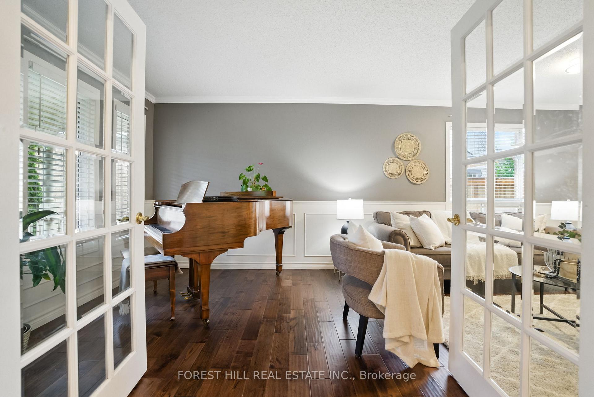Photo 8 of 14 Ireland Street, Clarington, Bowmanville — HOMEH