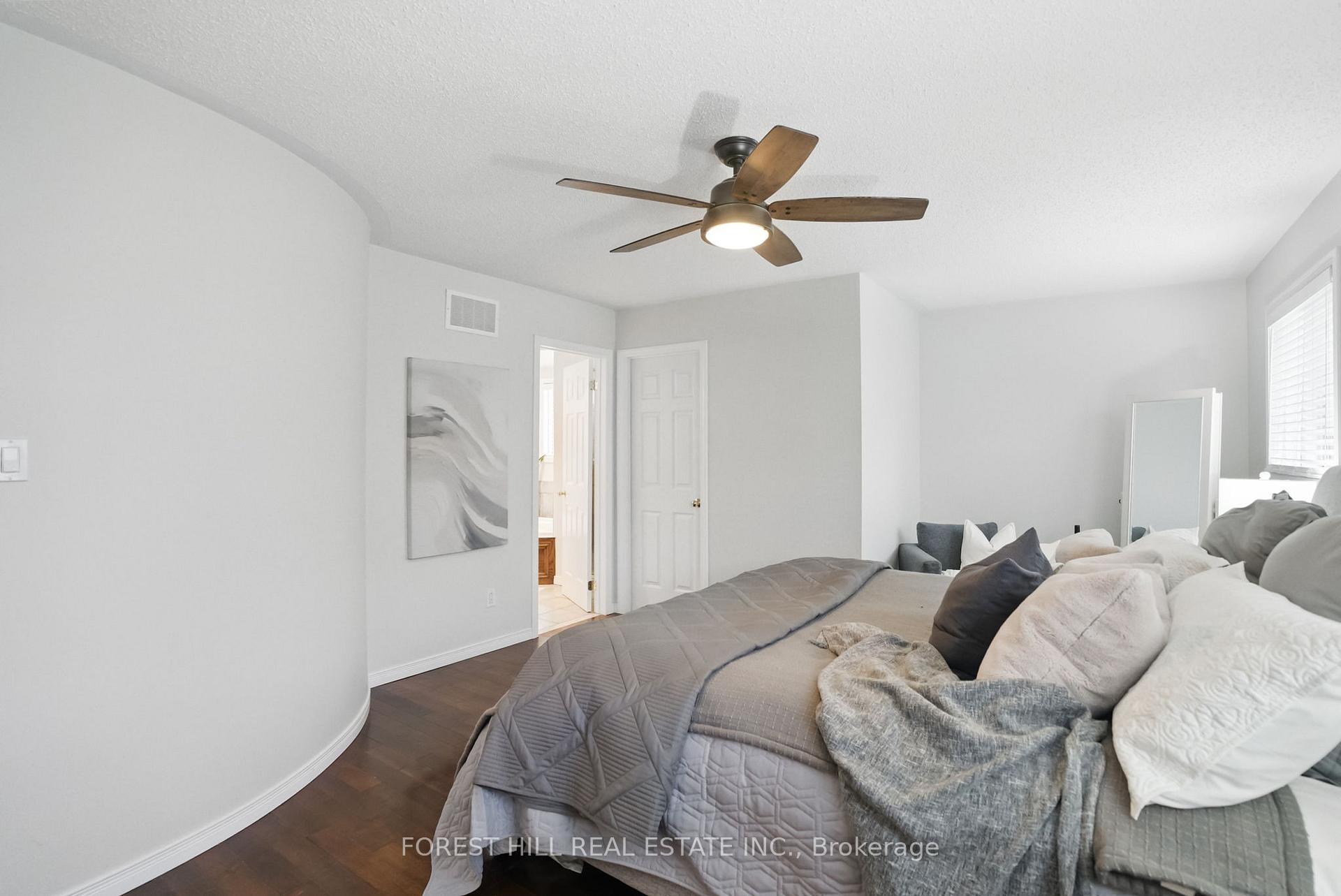 Photo 23 of 14 Ireland Street, Clarington, Bowmanville — HOMEH