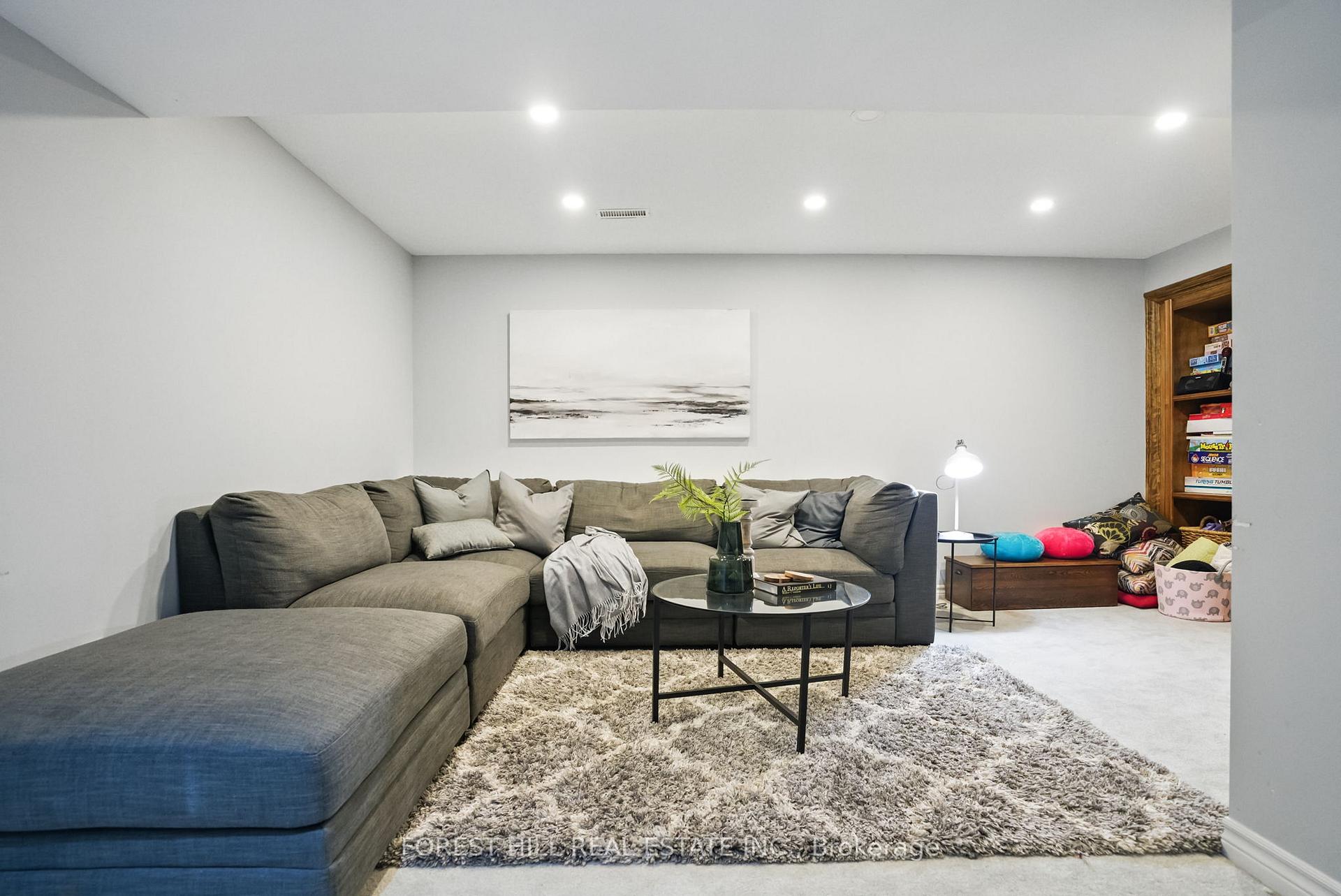 Photo 41 of 14 Ireland Street, Clarington, Bowmanville — HOMEH