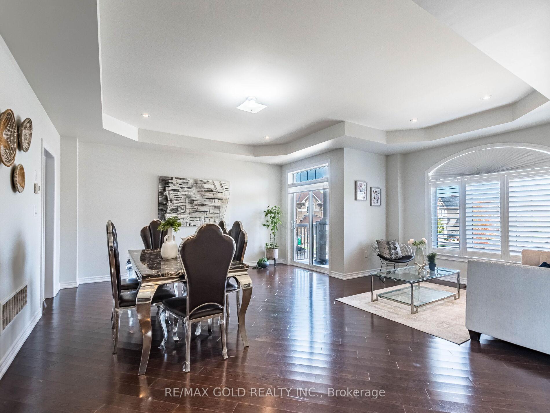 Photo 5 of 62 Masken Circle, Brampton, Northwest Brampton — HOMEH