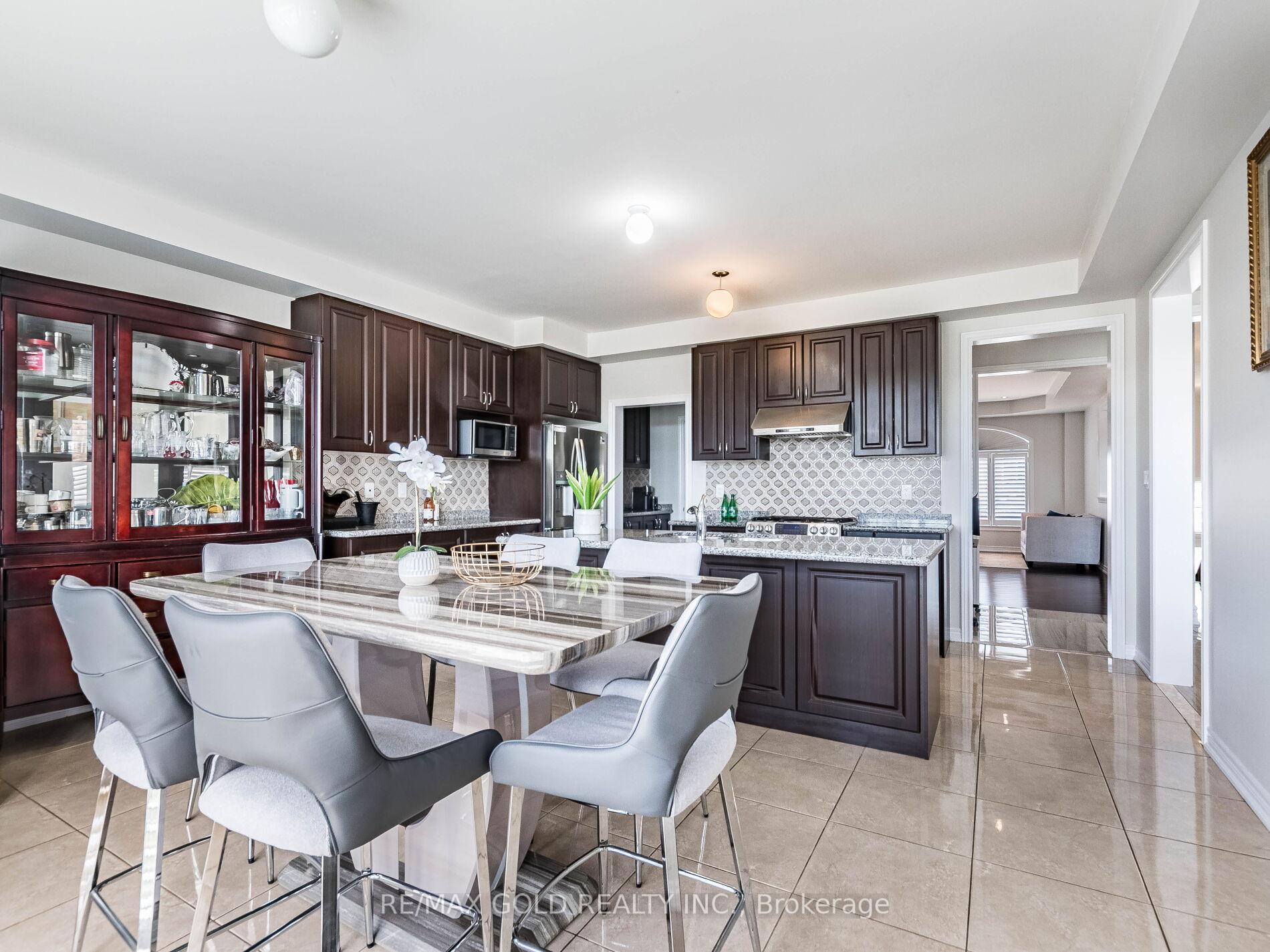 Photo 15 of 62 Masken Circle, Brampton, Northwest Brampton — HOMEH