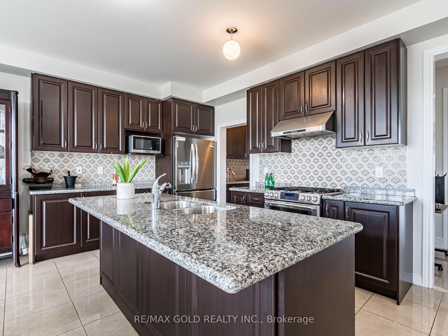 Photo 18 of 62 Masken Circle, Brampton, Northwest Brampton — HOMEH