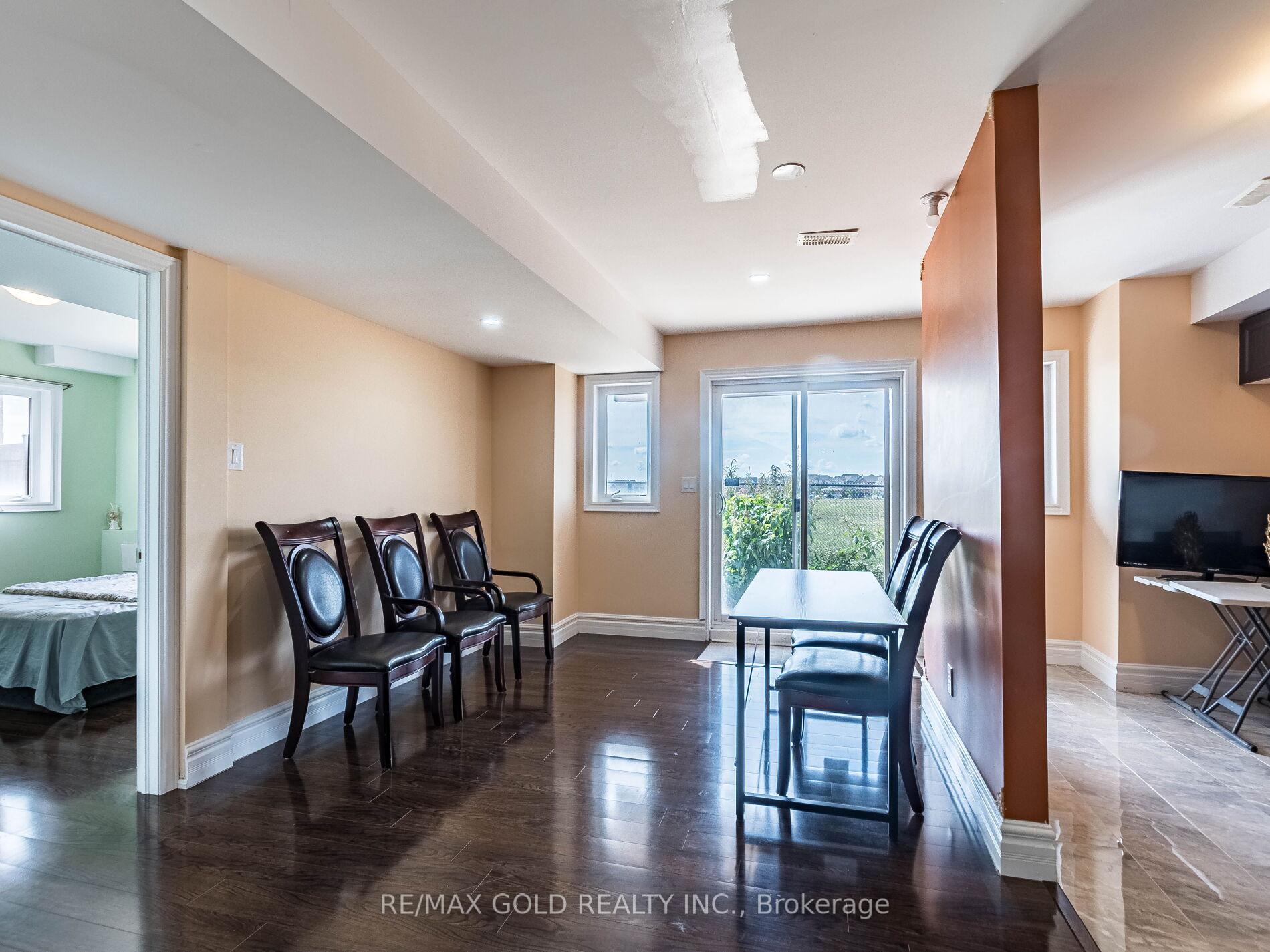 Photo 35 of 62 Masken Circle, Brampton, Northwest Brampton — HOMEH