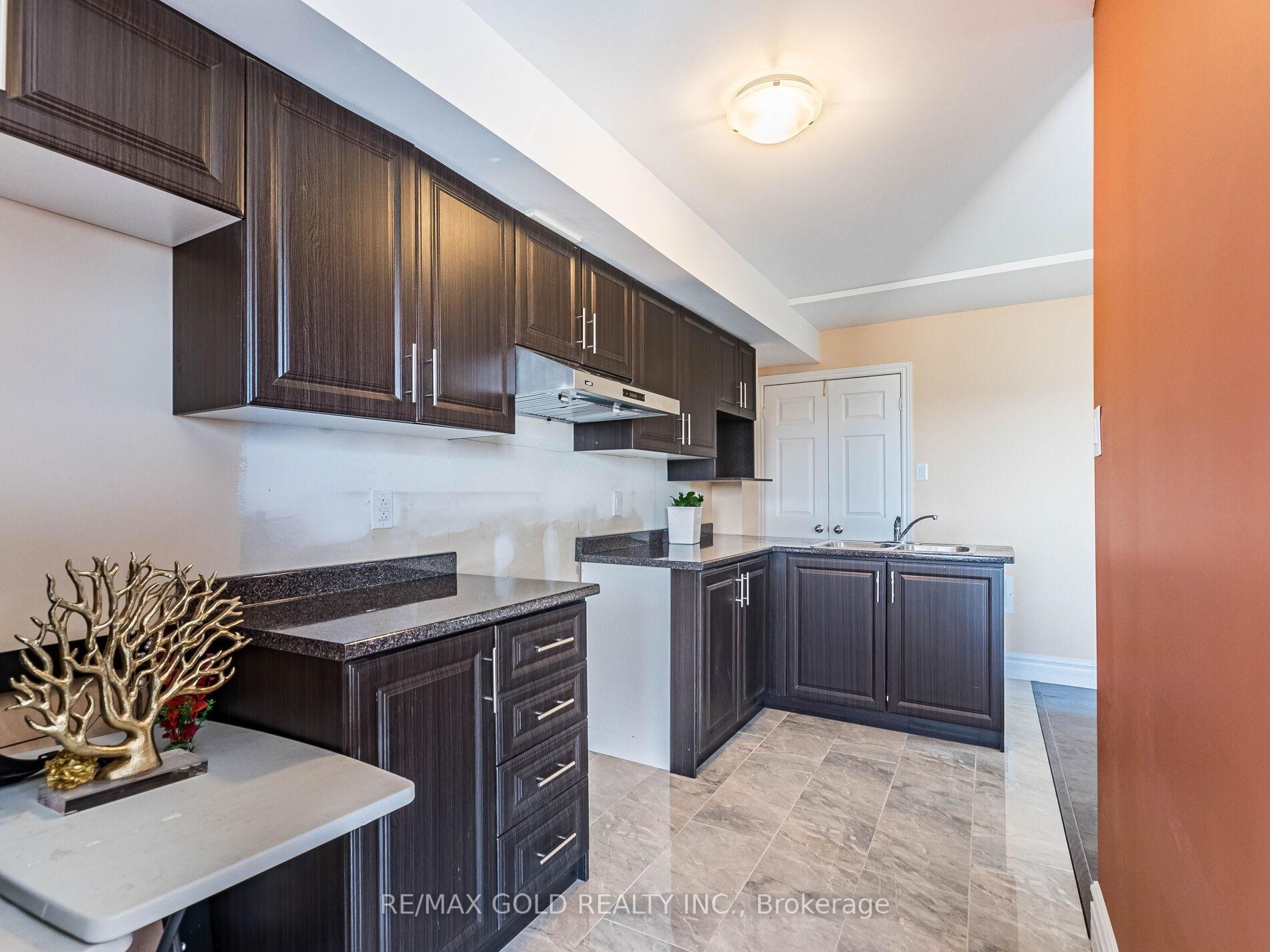Photo 36 of 62 Masken Circle, Brampton, Northwest Brampton — HOMEH