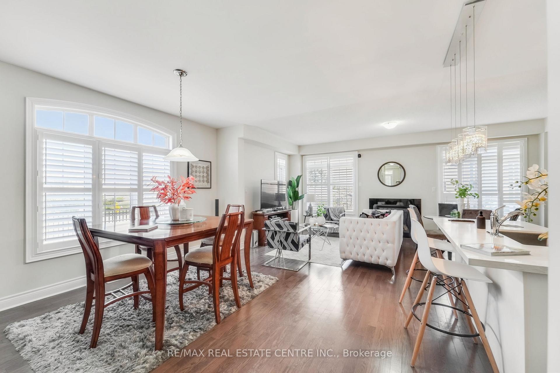 Photo 5 of 42 Andretti Crescent, Brampton, Credit Valley — HOMEH