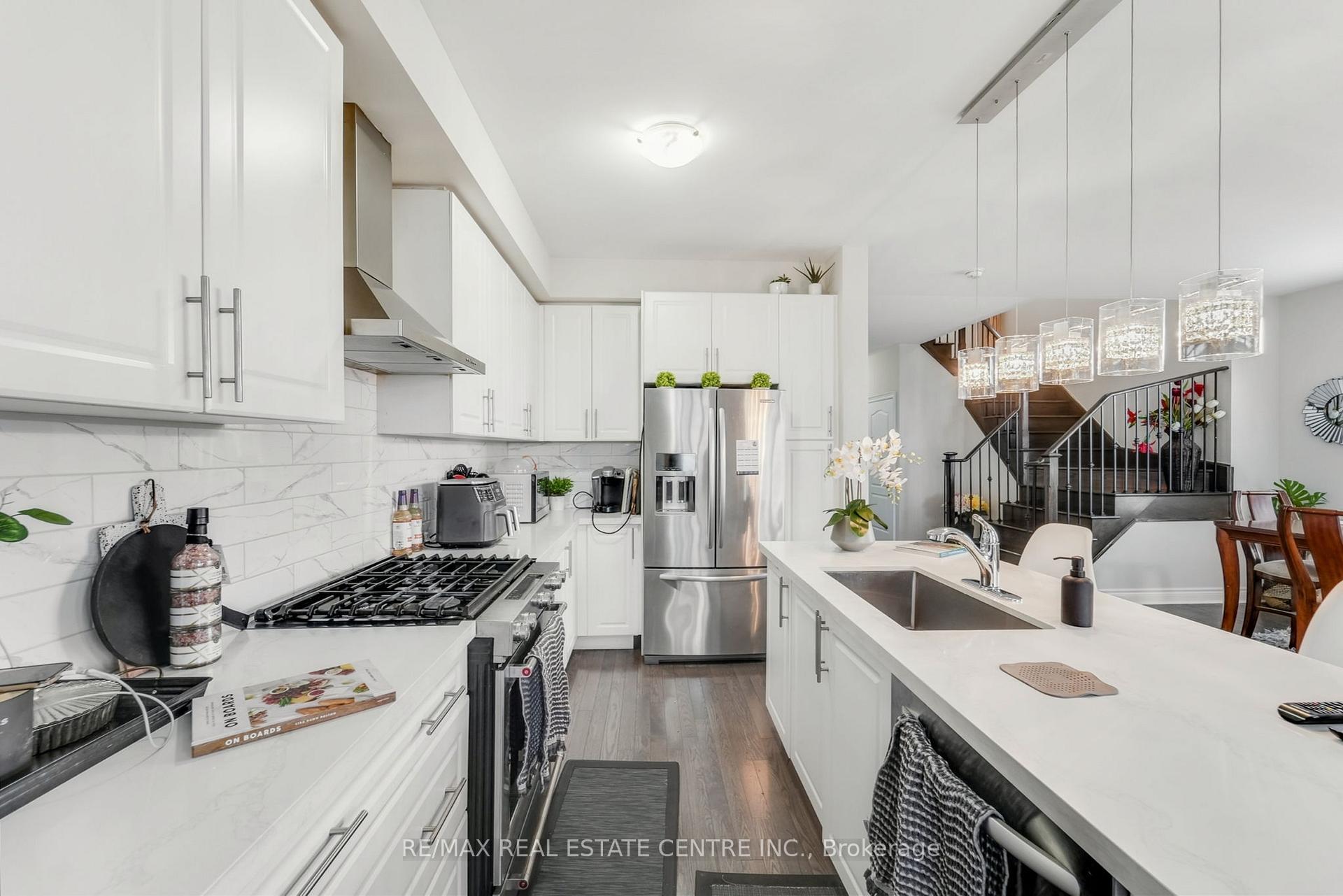 Photo 11 of 42 Andretti Crescent, Brampton, Credit Valley — HOMEH