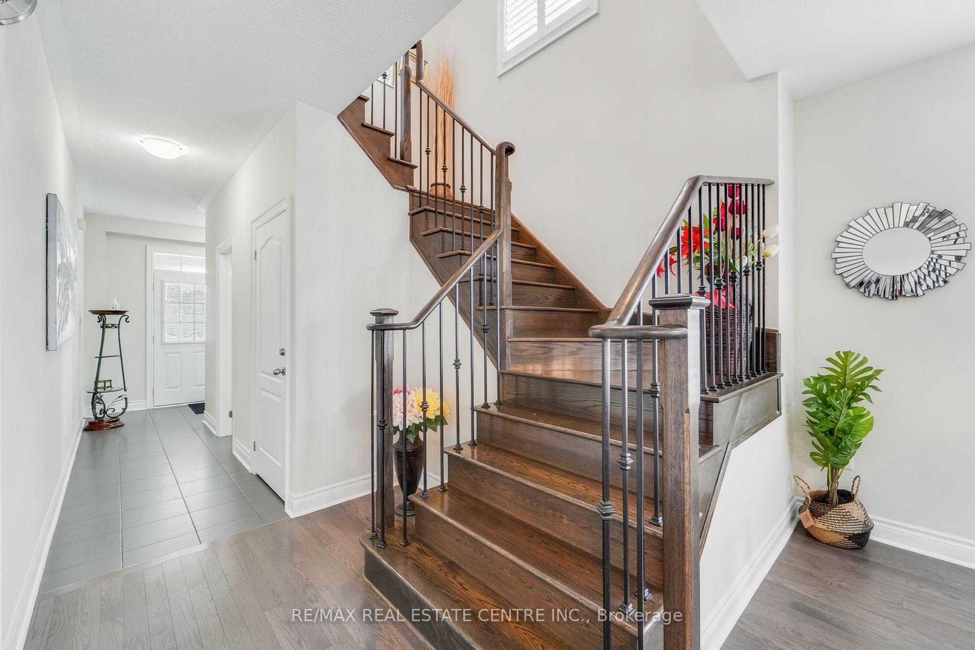 Photo 12 of 42 Andretti Crescent, Brampton, Credit Valley — HOMEH