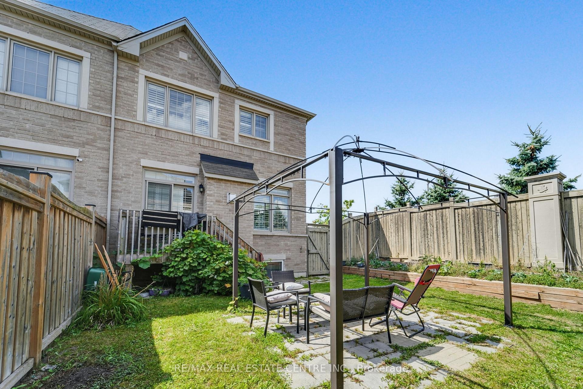 Photo 37 of 42 Andretti Crescent, Brampton, Credit Valley — HOMEH