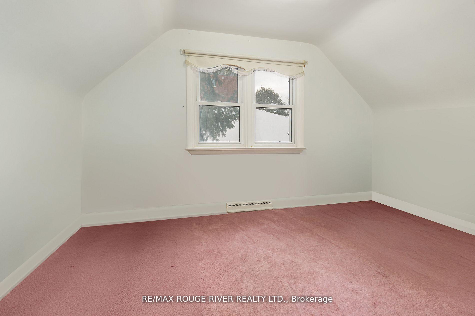 Photo 8 of 286 King Street E, Clarington, Bowmanville — HOMEH