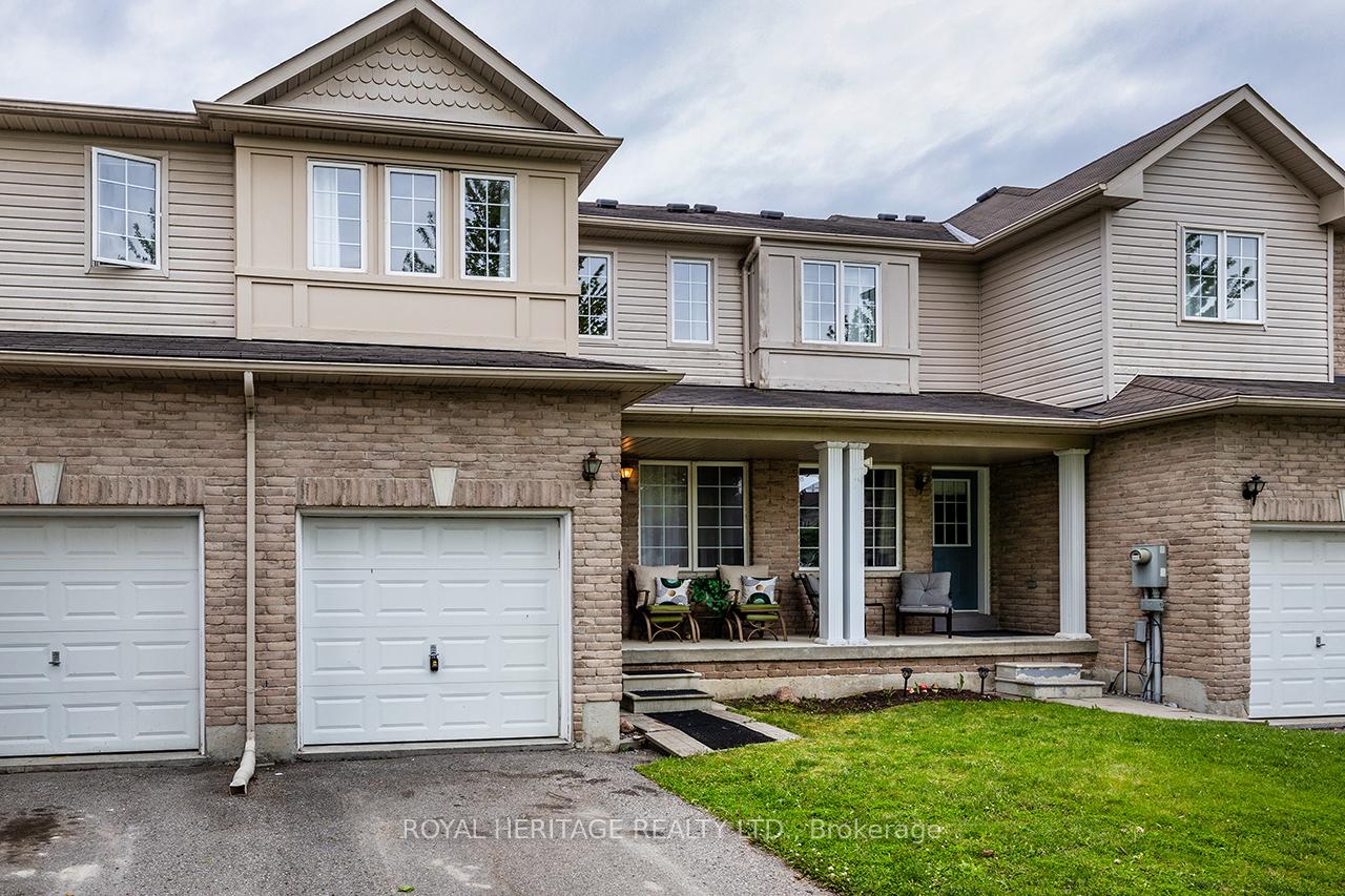 Photo 3 of 245 Sprucewood Crescent E, Clarington, Bowmanville — HOMEH
