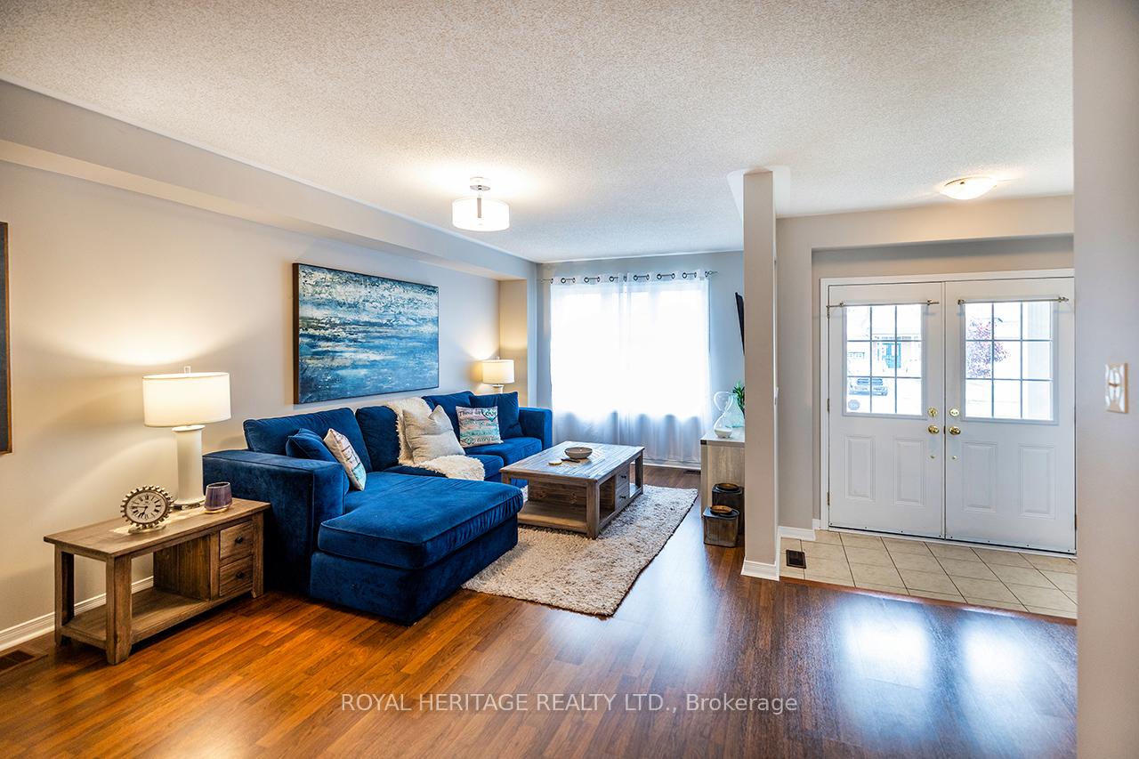 Photo 6 of 245 Sprucewood Crescent E, Clarington, Bowmanville — HOMEH