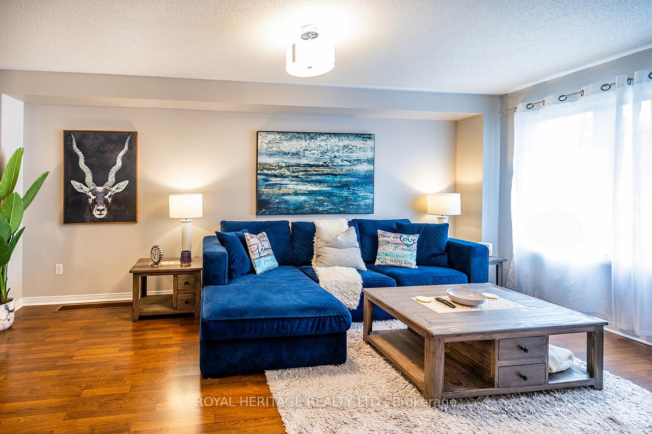 Photo 8 of 245 Sprucewood Crescent E, Clarington, Bowmanville — HOMEH