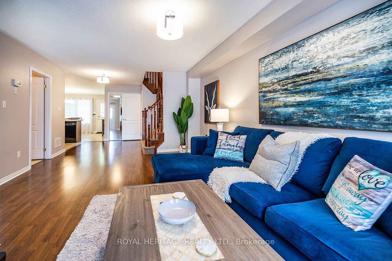 Photo 9 of 245 Sprucewood Crescent E, Clarington, Bowmanville — HOMEH