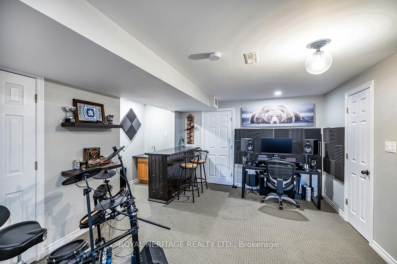 Photo 29 of 245 Sprucewood Crescent E, Clarington, Bowmanville — HOMEH