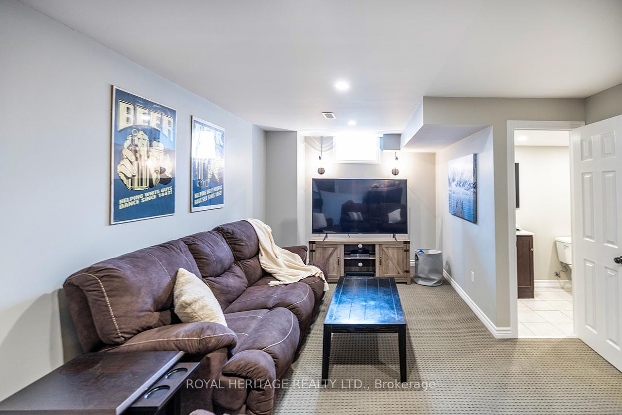 Photo 33 of 245 Sprucewood Crescent E, Clarington, Bowmanville — HOMEH