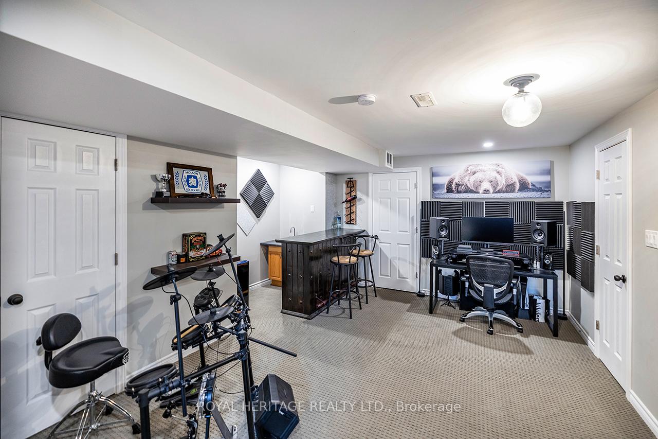 Photo 35 of 245 Sprucewood Crescent E, Clarington, Bowmanville — HOMEH