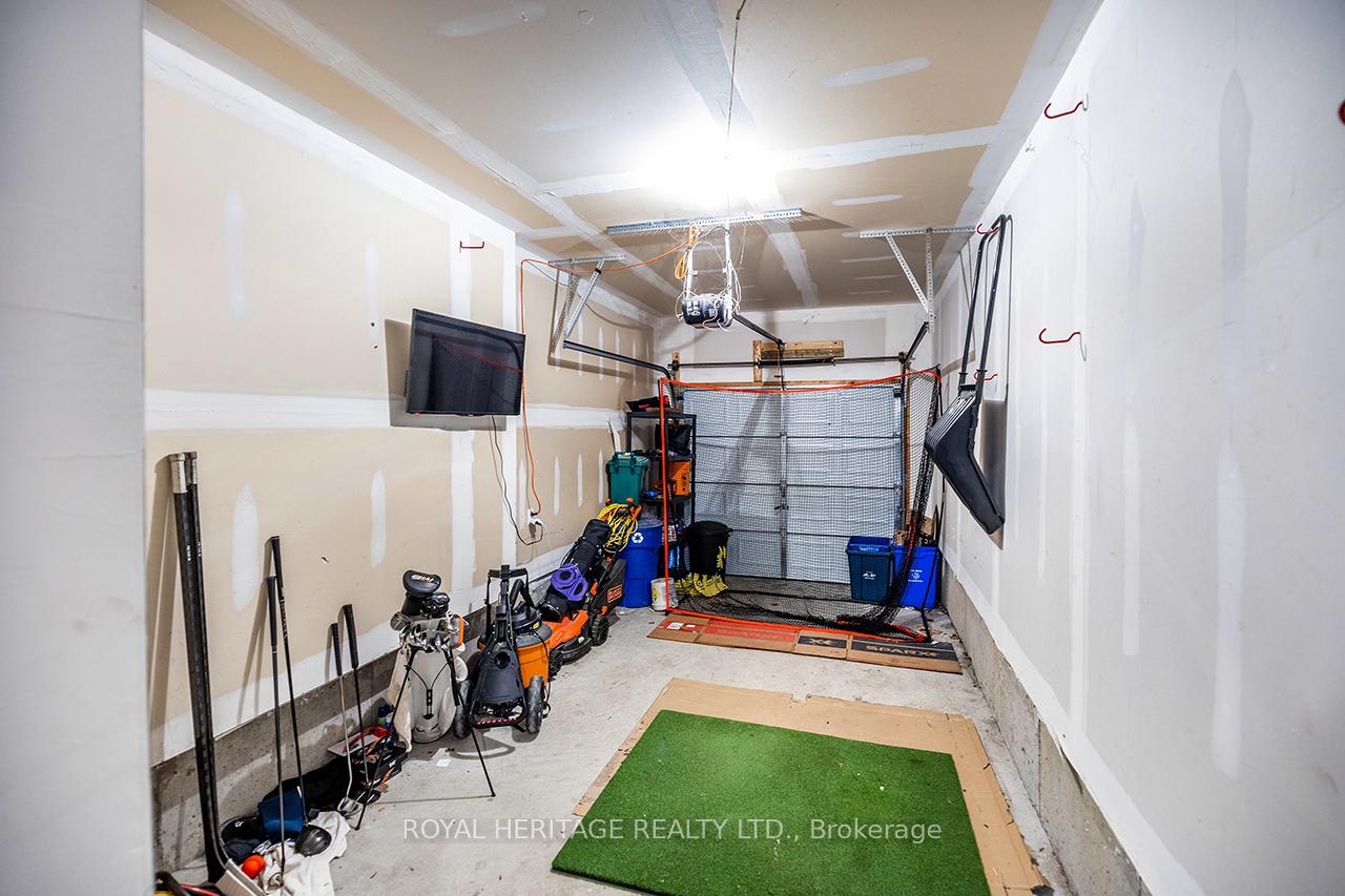 Photo 36 of 245 Sprucewood Crescent E, Clarington, Bowmanville — HOMEH