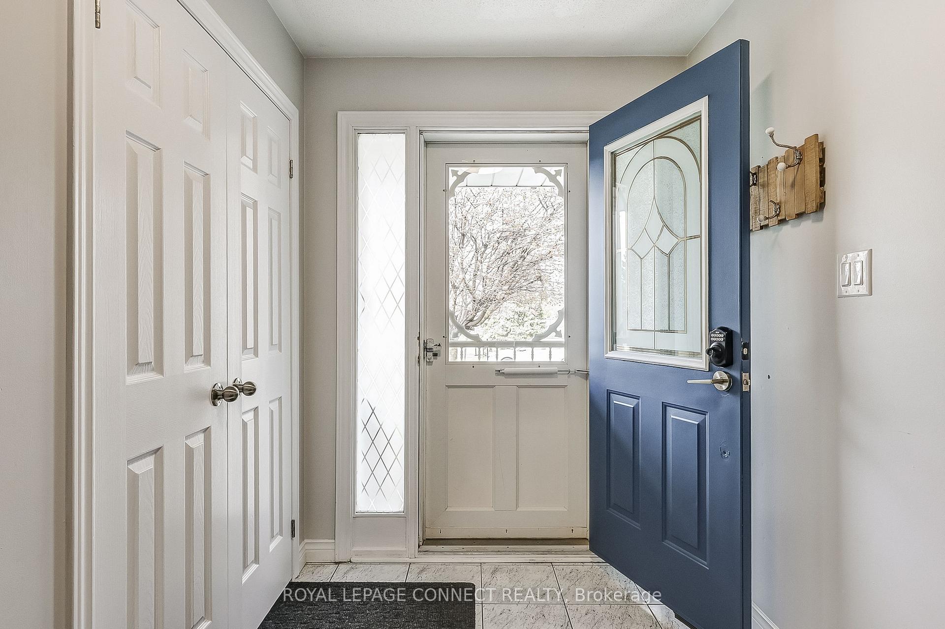 Photo 2 of 85 Brownstone Crescent, Clarington, Courtice — HOMEH