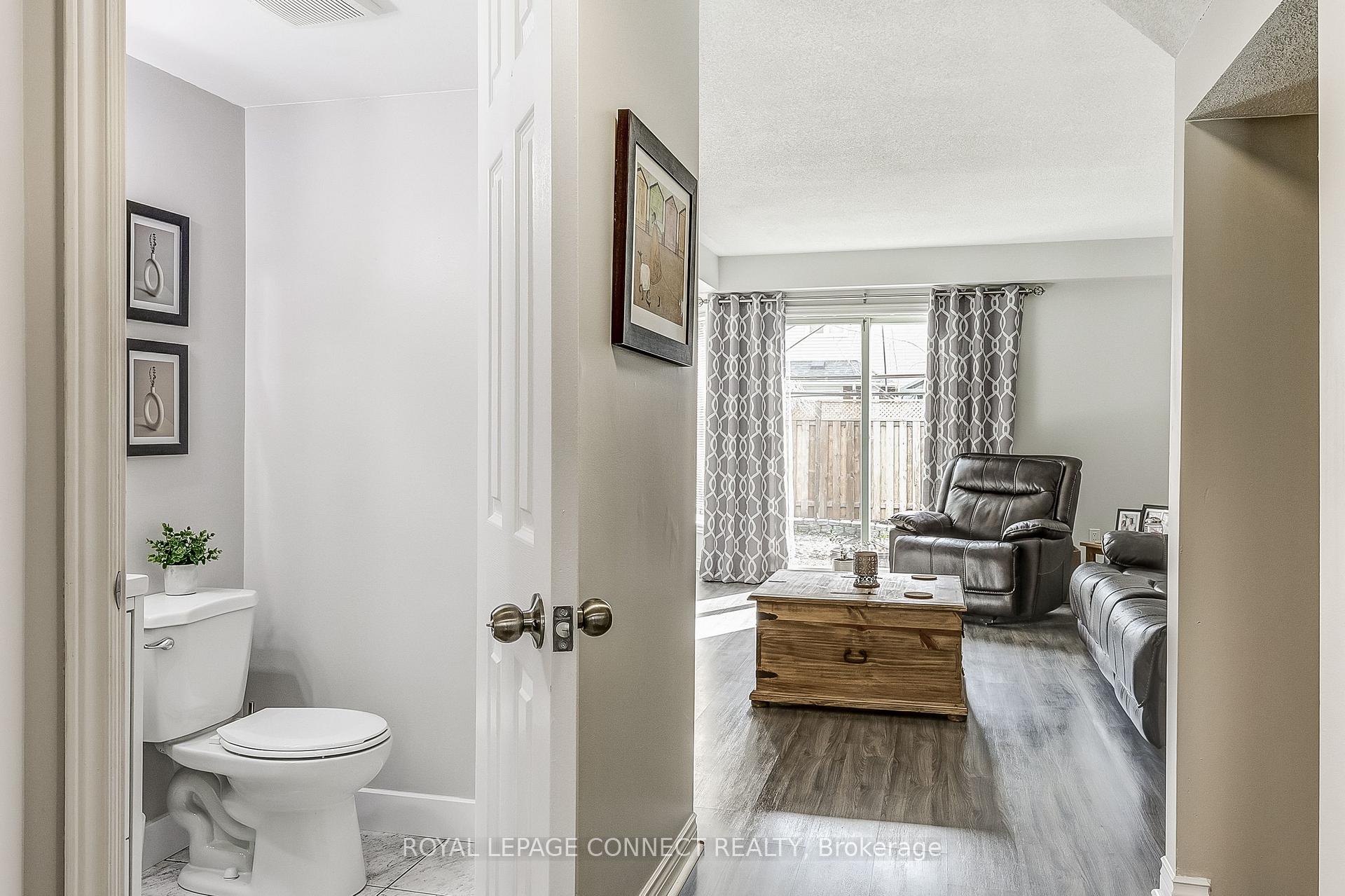 Photo 4 of 85 Brownstone Crescent, Clarington, Courtice — HOMEH