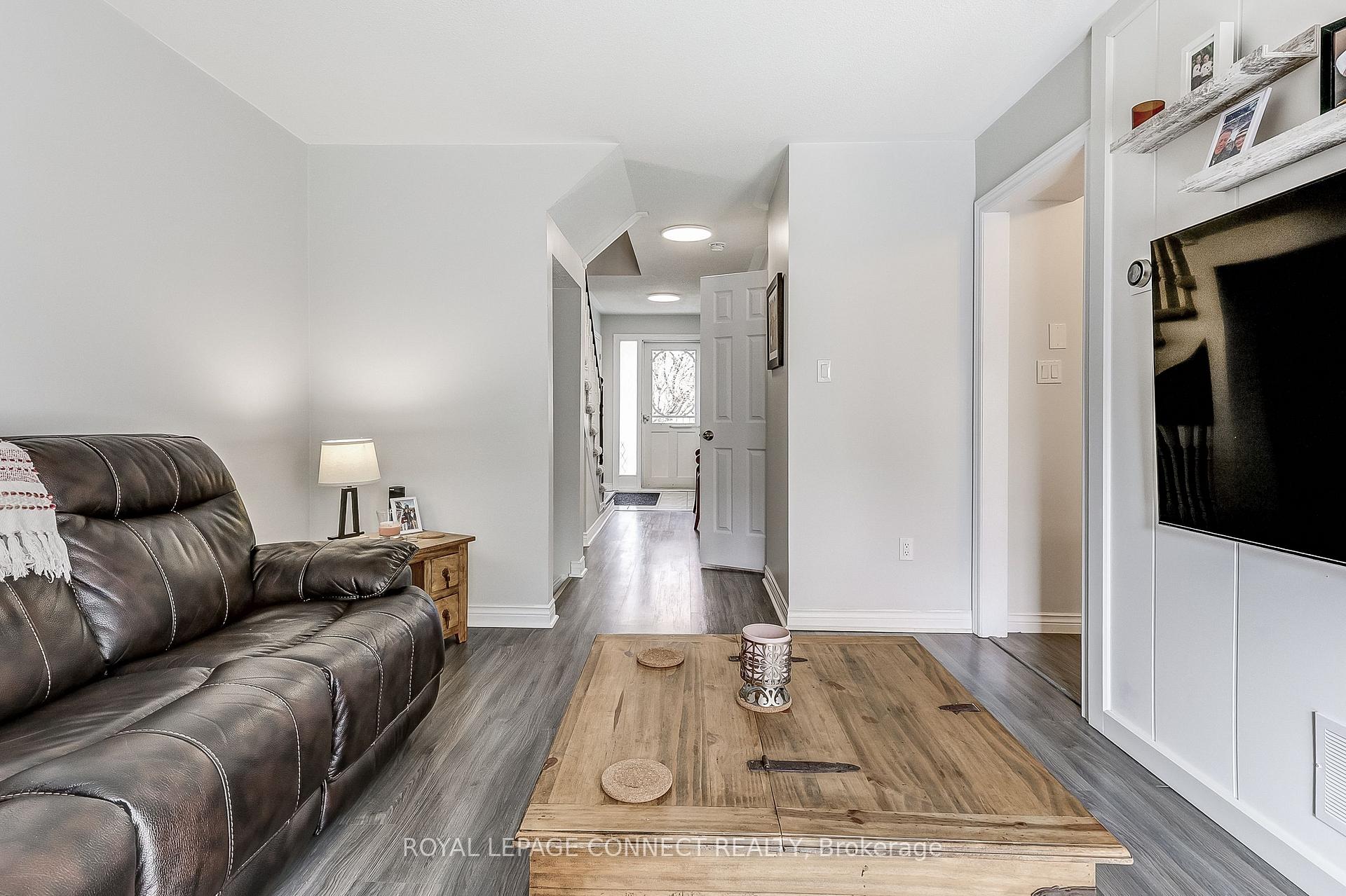 Photo 8 of 85 Brownstone Crescent, Clarington, Courtice — HOMEH