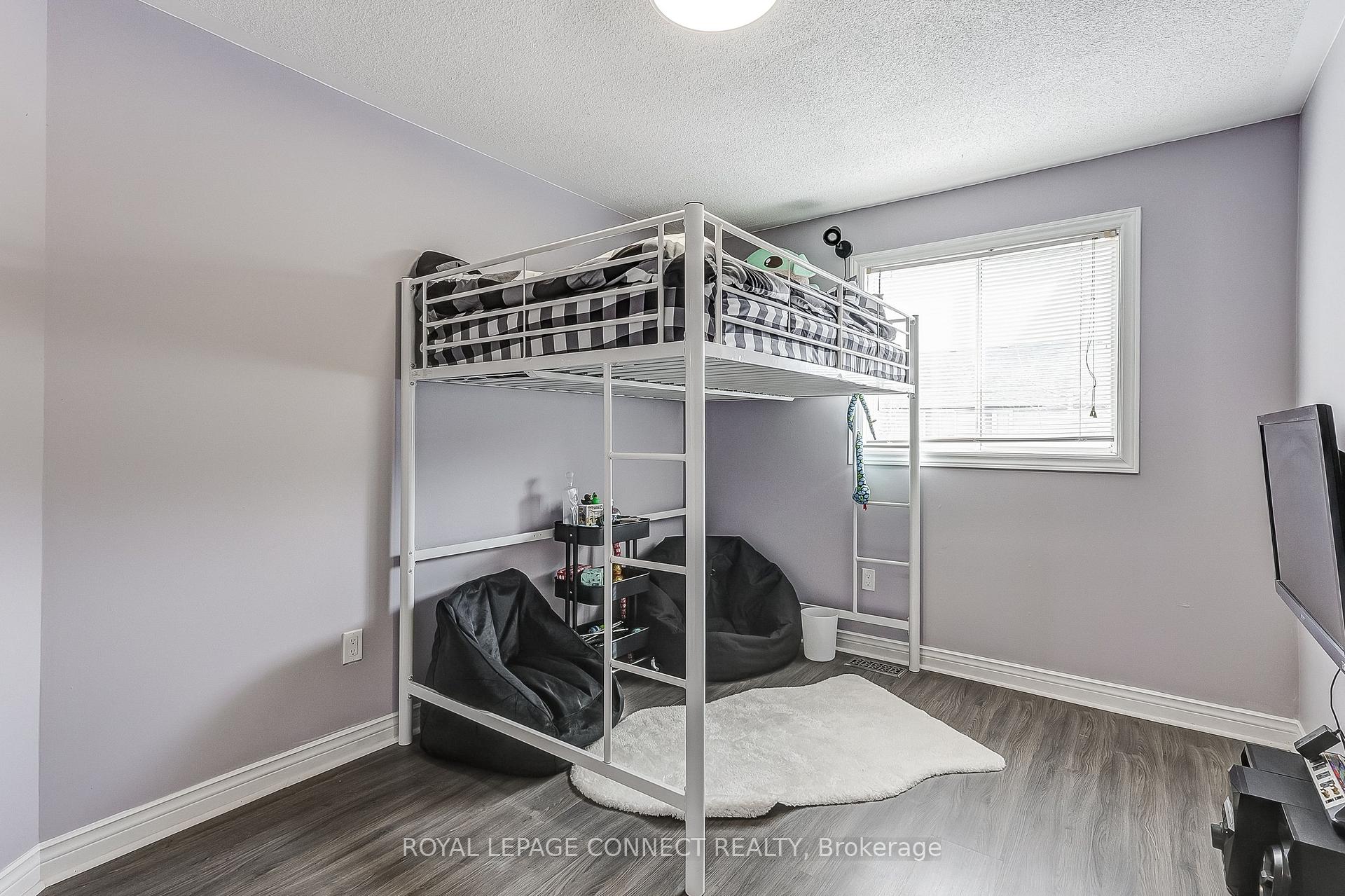 Photo 24 of 85 Brownstone Crescent, Clarington, Courtice — HOMEH