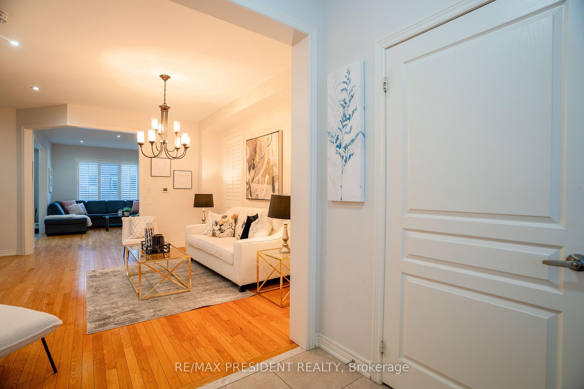 Photo 4 of 16 Pinedale Avenue, Caledon, Rural Caledon — HOMEH