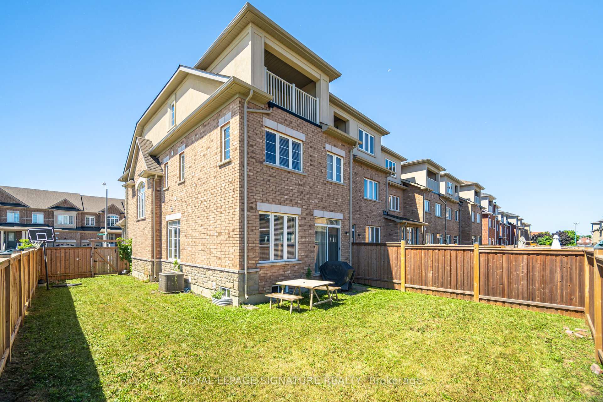 Photo 42 of 39 Talence Drive, Hamilton, Stoney Creek Mountain — HOMEH
