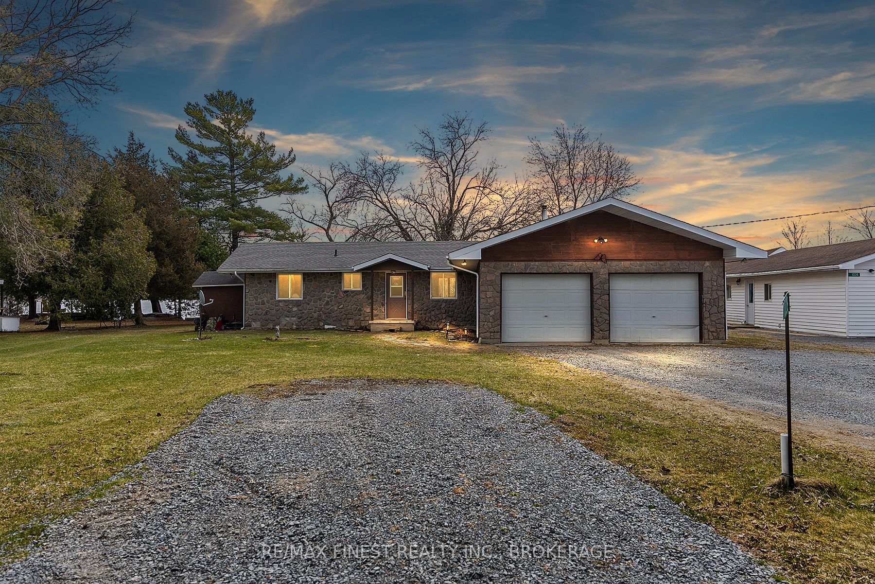 Photo 2 of 1028 Poppy Lane, Frontenac, Frontenac South — HOMEH