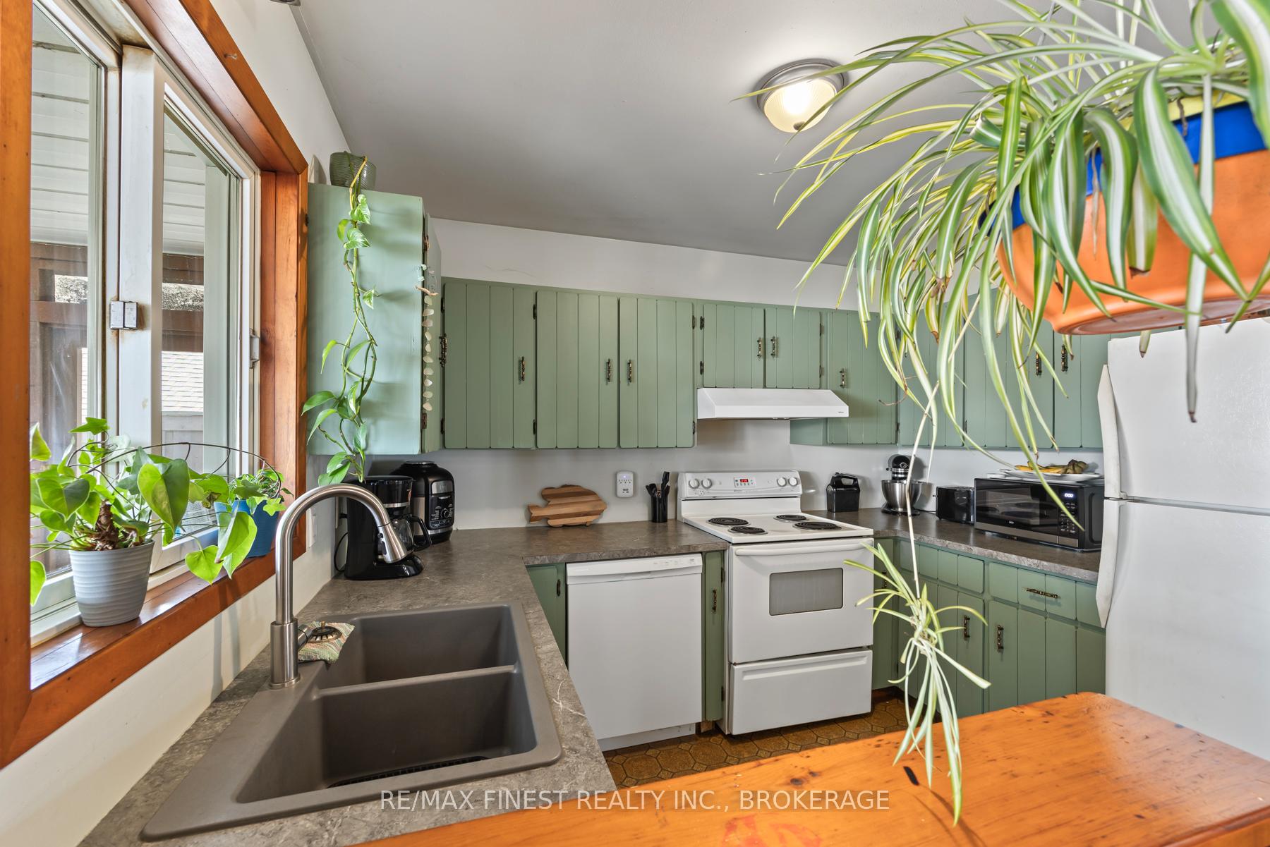 Photo 16 of 1028 Poppy Lane, Frontenac, Frontenac South — HOMEH