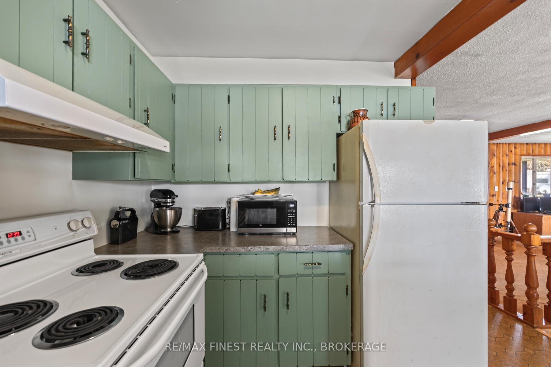 Photo 17 of 1028 Poppy Lane, Frontenac, Frontenac South — HOMEH
