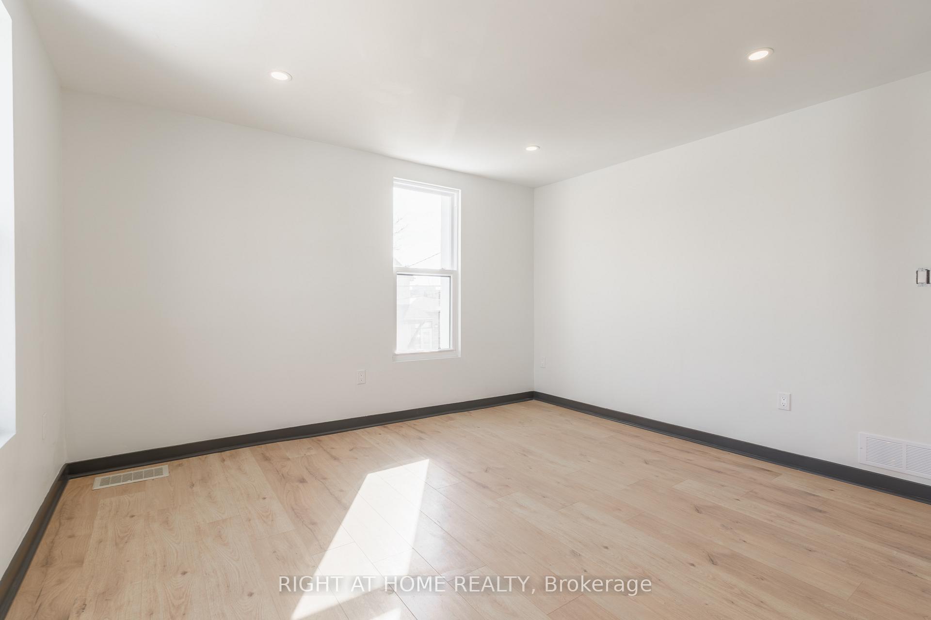 Photo 13 of 32 Britannia Avenue, Hamilton, Crown Point — HOMEH