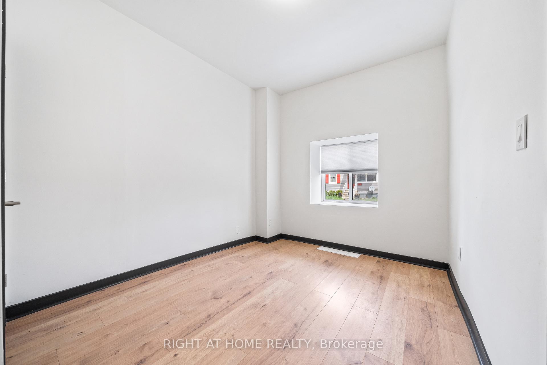 Photo 34 of 32 Britannia Avenue, Hamilton, Crown Point — HOMEH