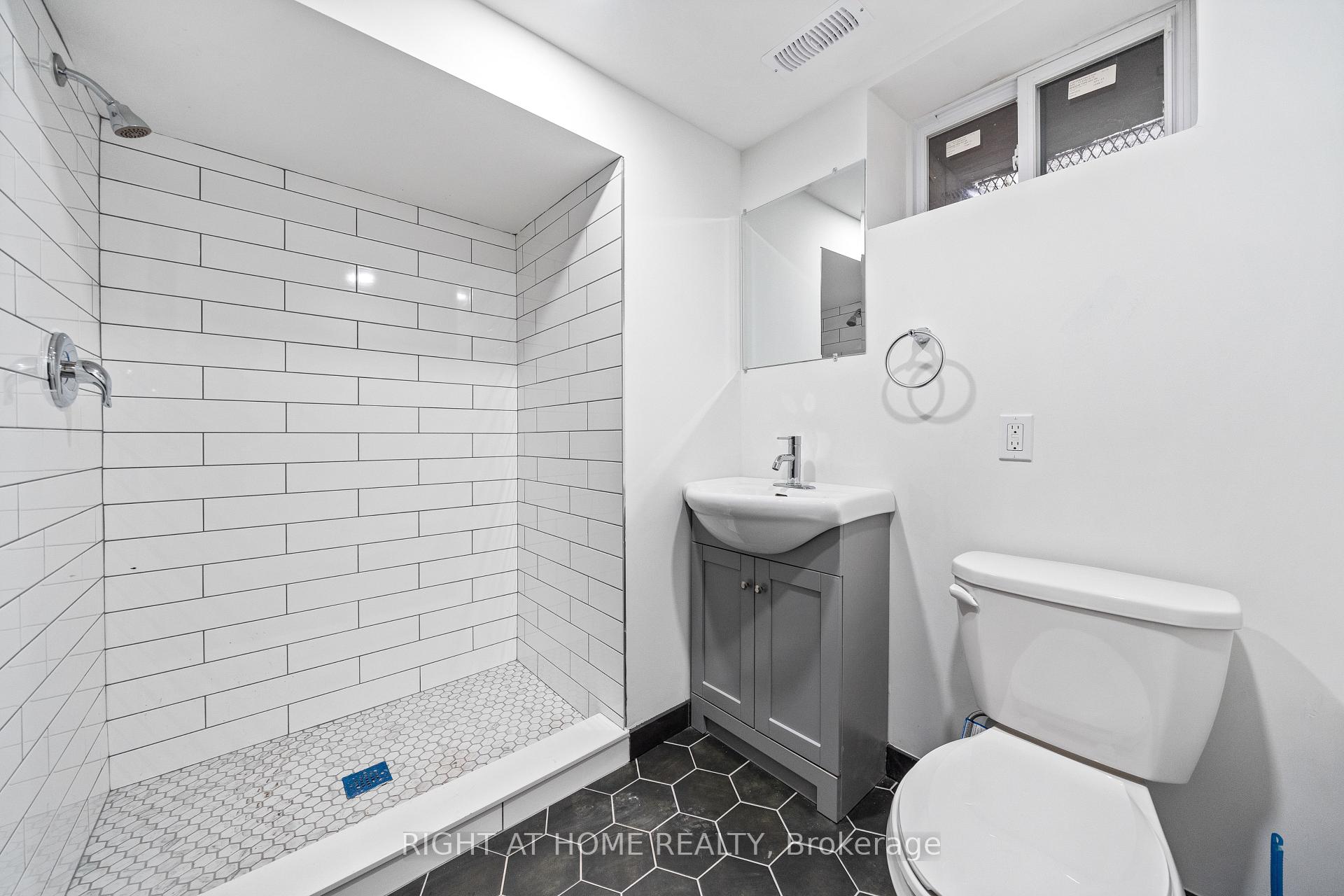 Photo 39 of 32 Britannia Avenue, Hamilton, Crown Point — HOMEH