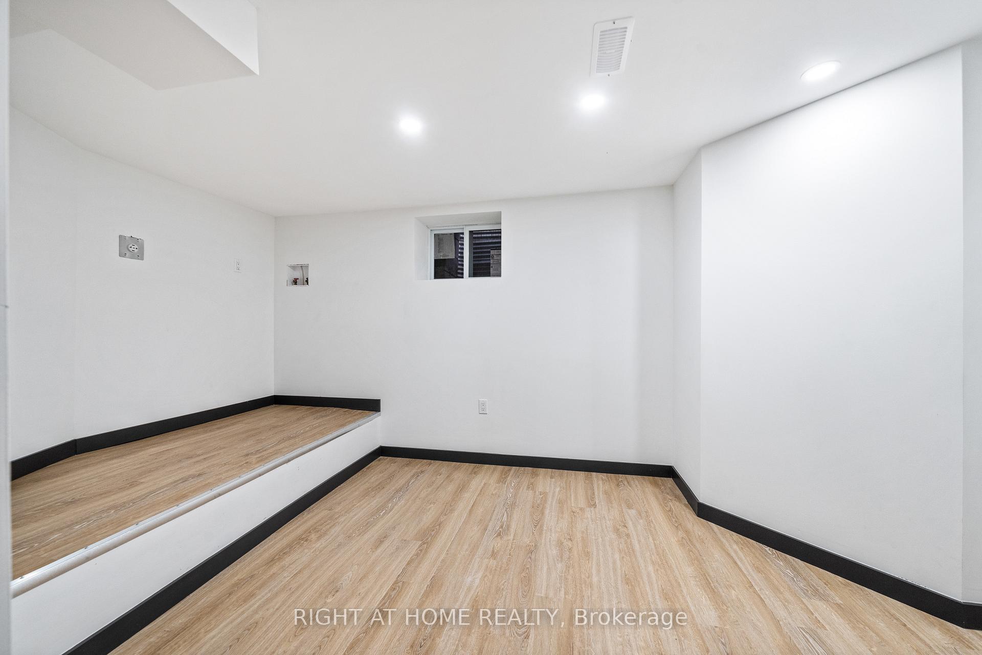 Photo 42 of 32 Britannia Avenue, Hamilton, Crown Point — HOMEH