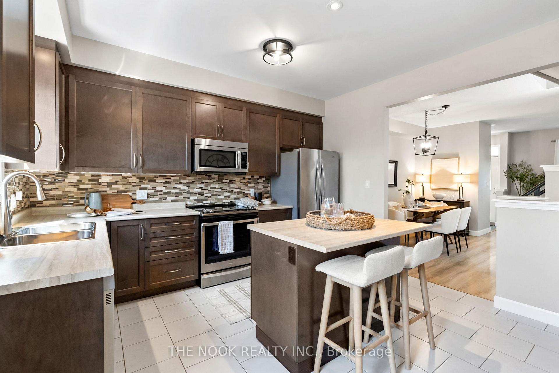 Photo 15 of 11 Ted Miller Crescent, Clarington, Bowmanville — HOMEH