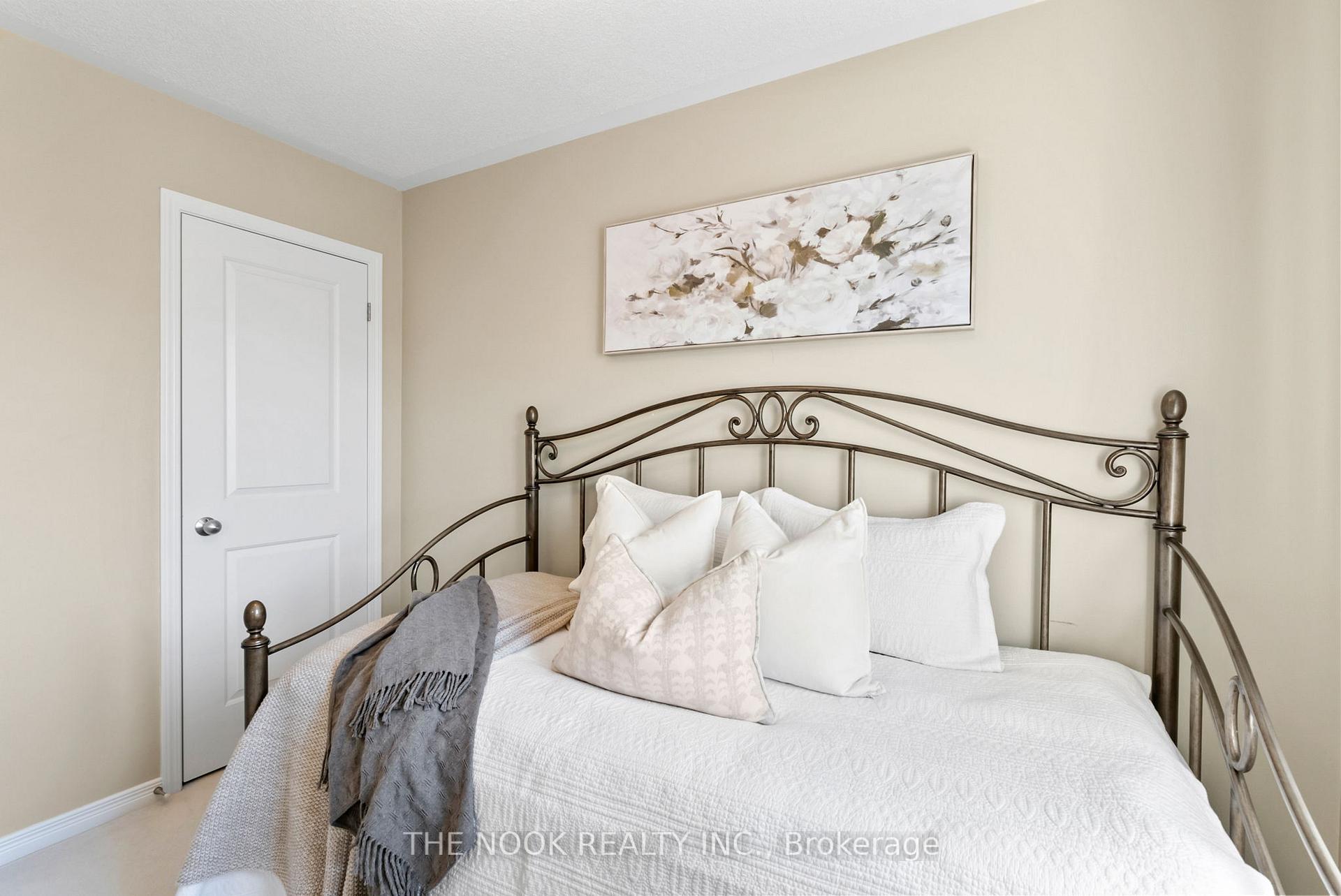 Photo 23 of 11 Ted Miller Crescent, Clarington, Bowmanville — HOMEH