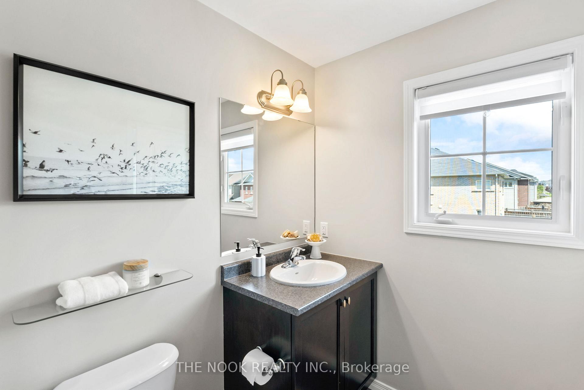 Photo 33 of 11 Ted Miller Crescent, Clarington, Bowmanville — HOMEH