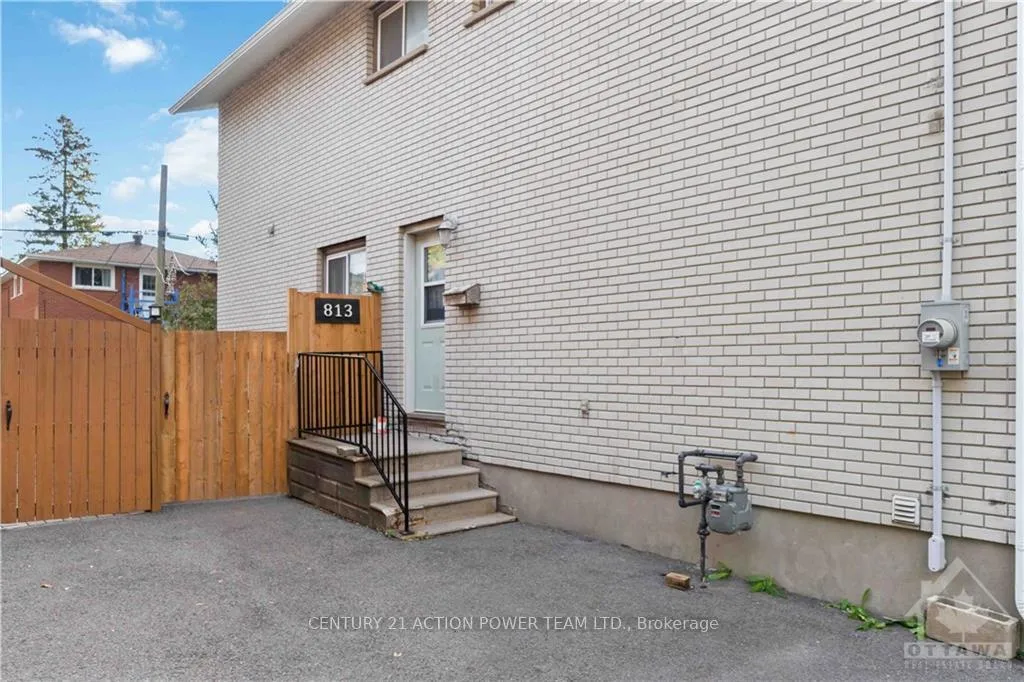 Photo 2 of 813 Maplewood Avenue, Ottawa, Queensway Terrace North — HOMEH