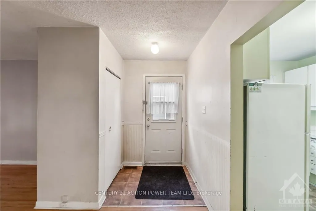 Photo 3 of 813 Maplewood Avenue, Ottawa, Queensway Terrace North — HOMEH