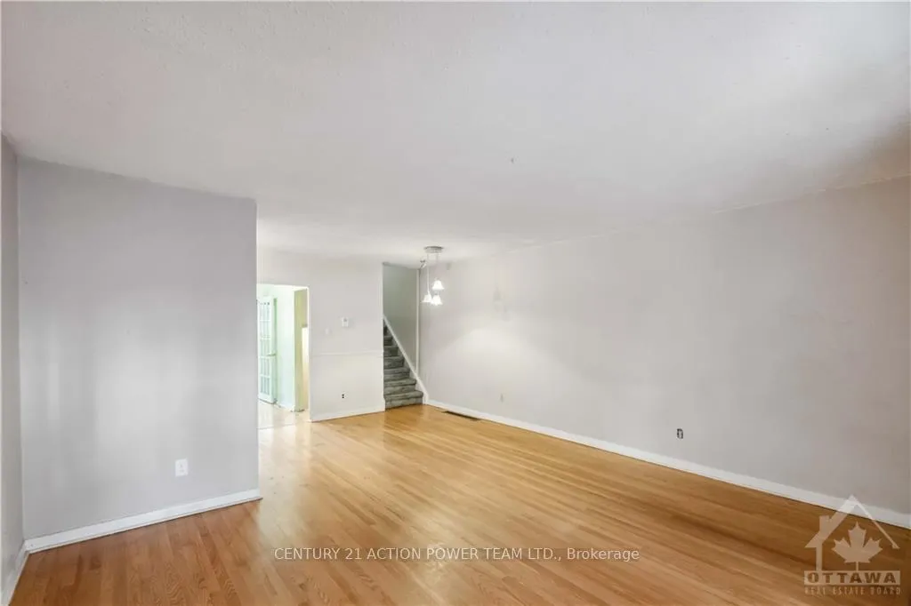 Photo 7 of 813 Maplewood Avenue, Ottawa, Queensway Terrace North — HOMEH